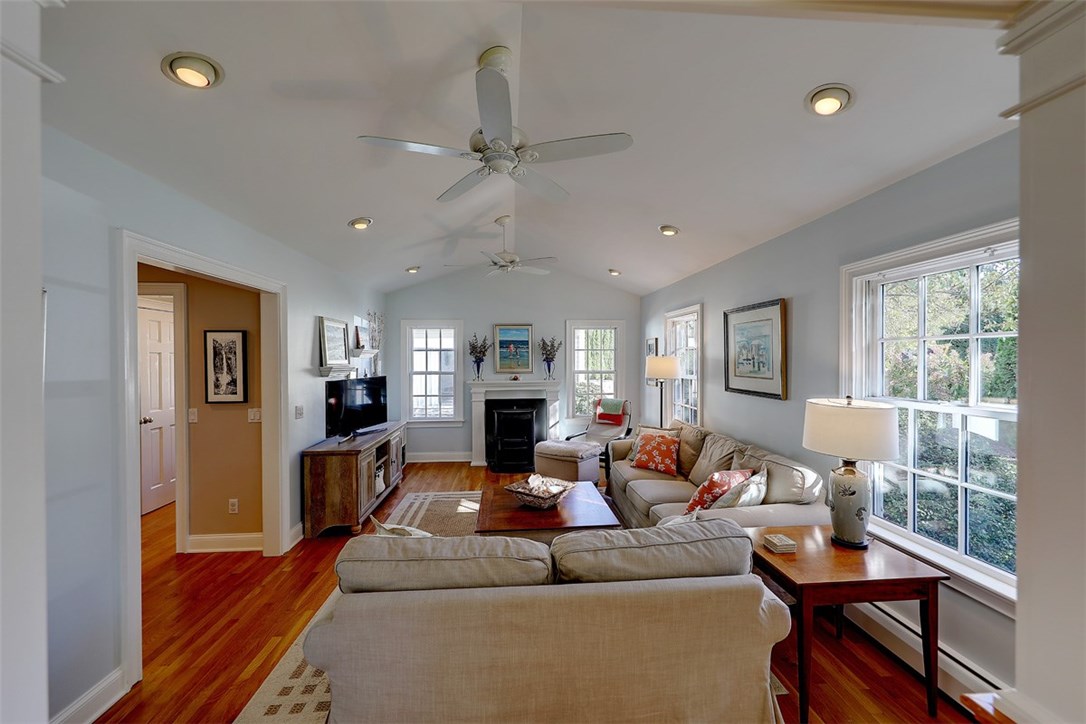 20 Lake Road Narragansett, RI 02882 - Photo 30 of 45