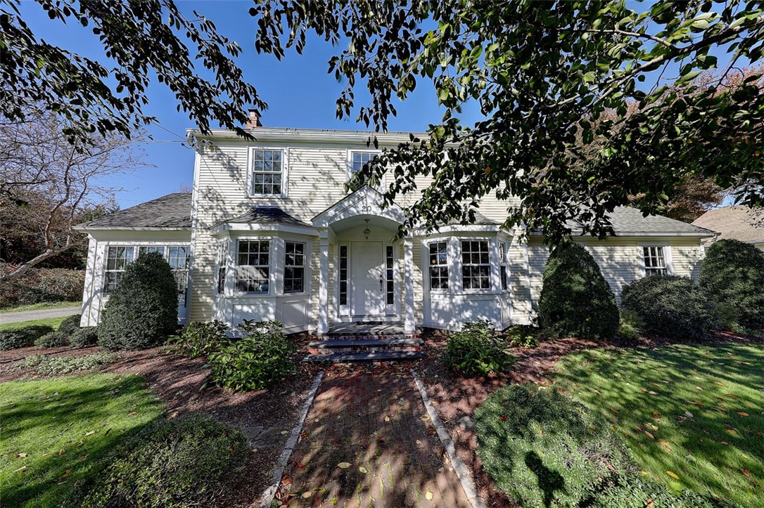 20 Lake Road Narragansett, RI 02882 - Photo 3 of 45