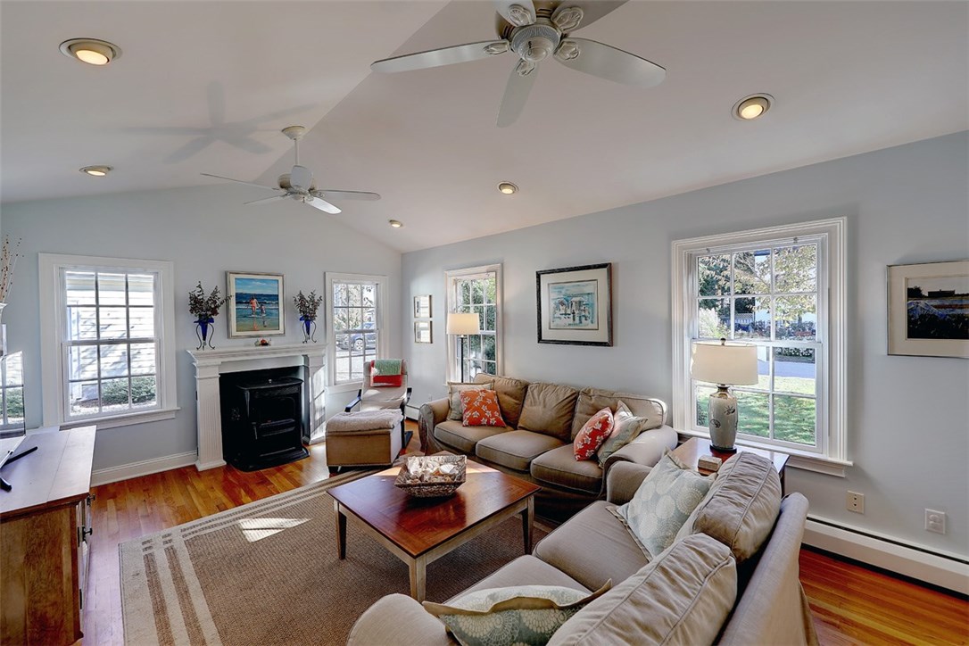 20 Lake Road Narragansett, RI 02882 - Photo 31 of 45