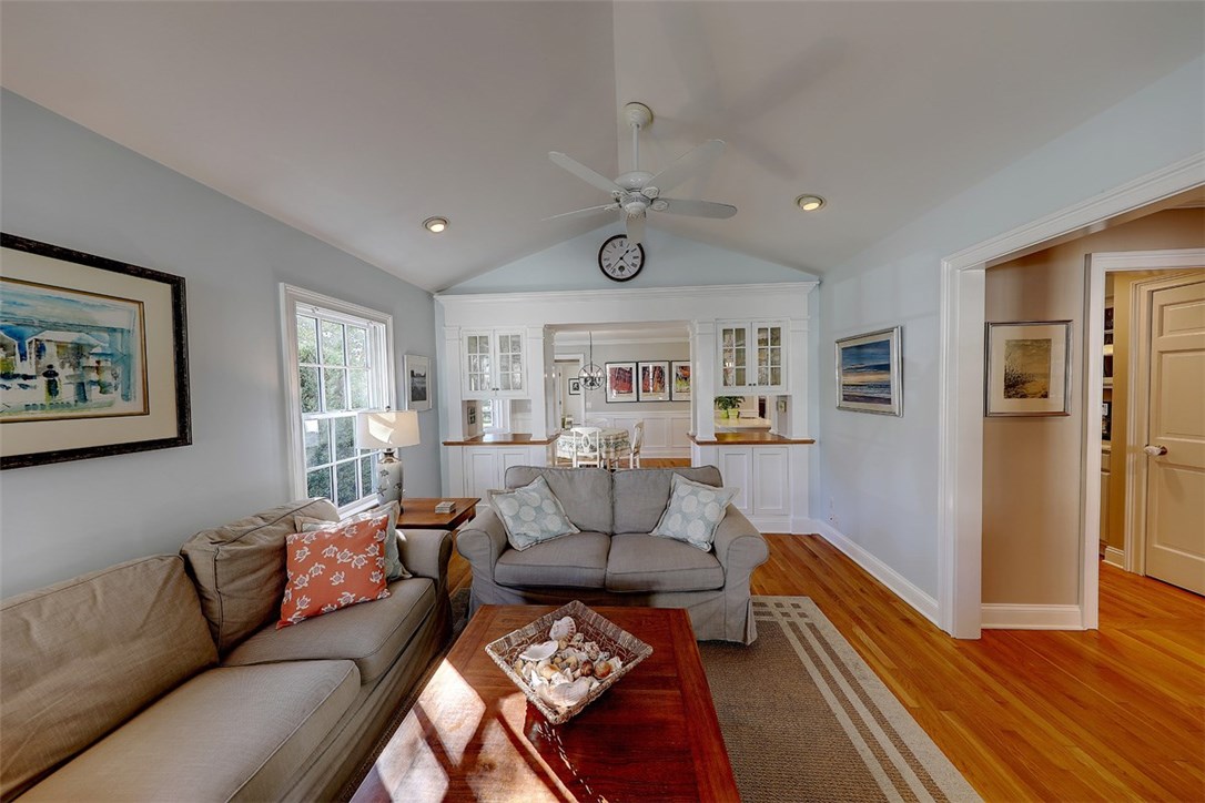 20 Lake Road Narragansett, RI 02882 - Photo 32 of 45