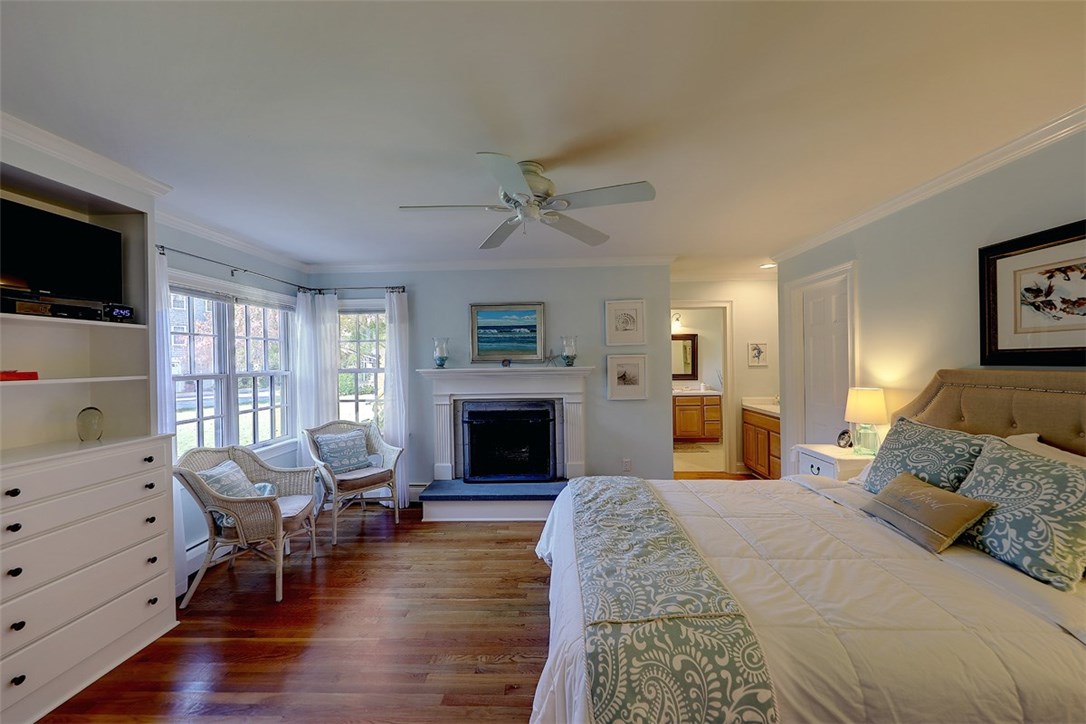 20 Lake Road Narragansett, RI 02882 - Photo 34 of 45