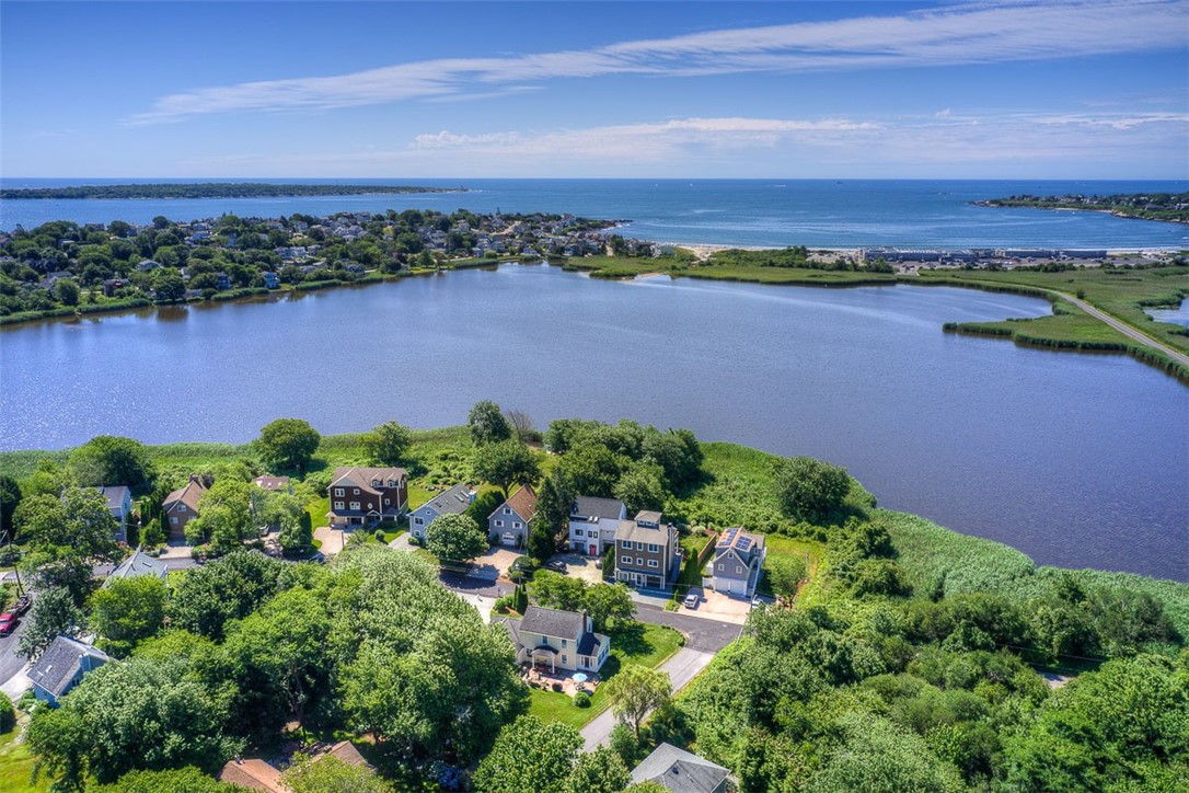 20 Lake Road Narragansett, RI 02882 - Photo 10 of 45