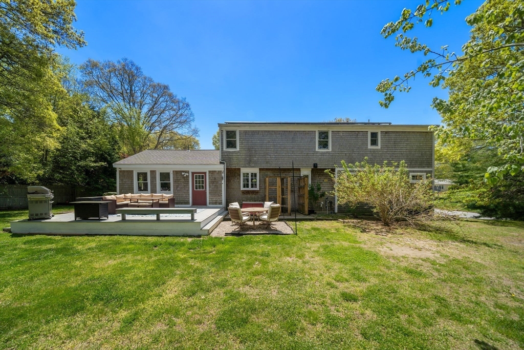 302 Ames Way Barnstable, MA 02632 - Photo 3 of 37