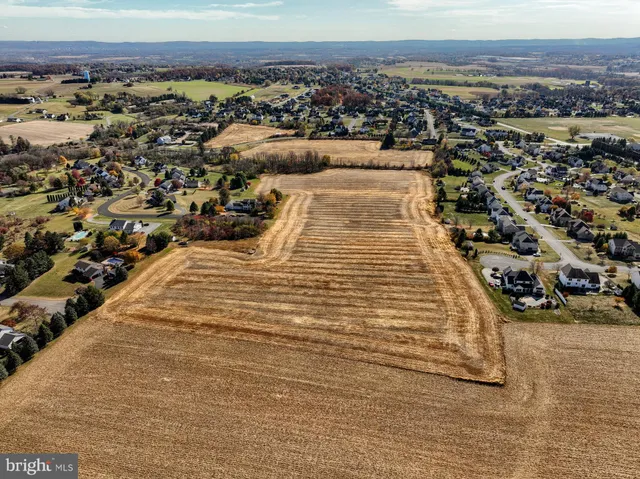 $851,344 | 5600 Majestic View Drive, Unit DEVONSHIRE, Schnecksville, PA 18078