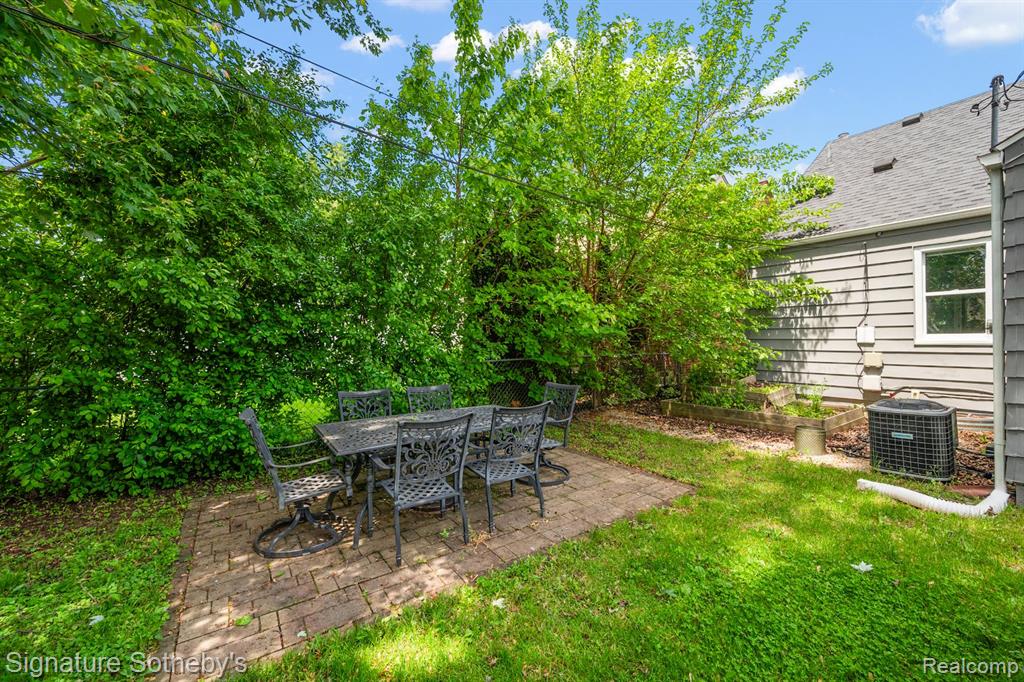 929 Columbia Road Berkley, MI 48072 - Photo 28 of 30