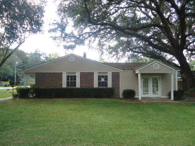 200 West Walnut Avenue Foley, AL 36535 - Photo 1 of 1