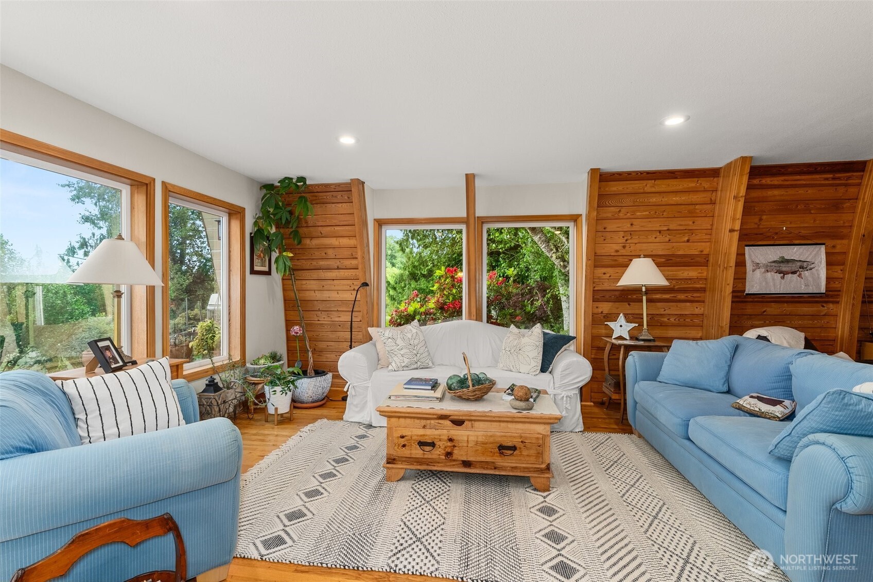 1508 Bloomhardt Road Raymond, WA 98577 - Photo 9 of 40 a living room with furniture and a large window