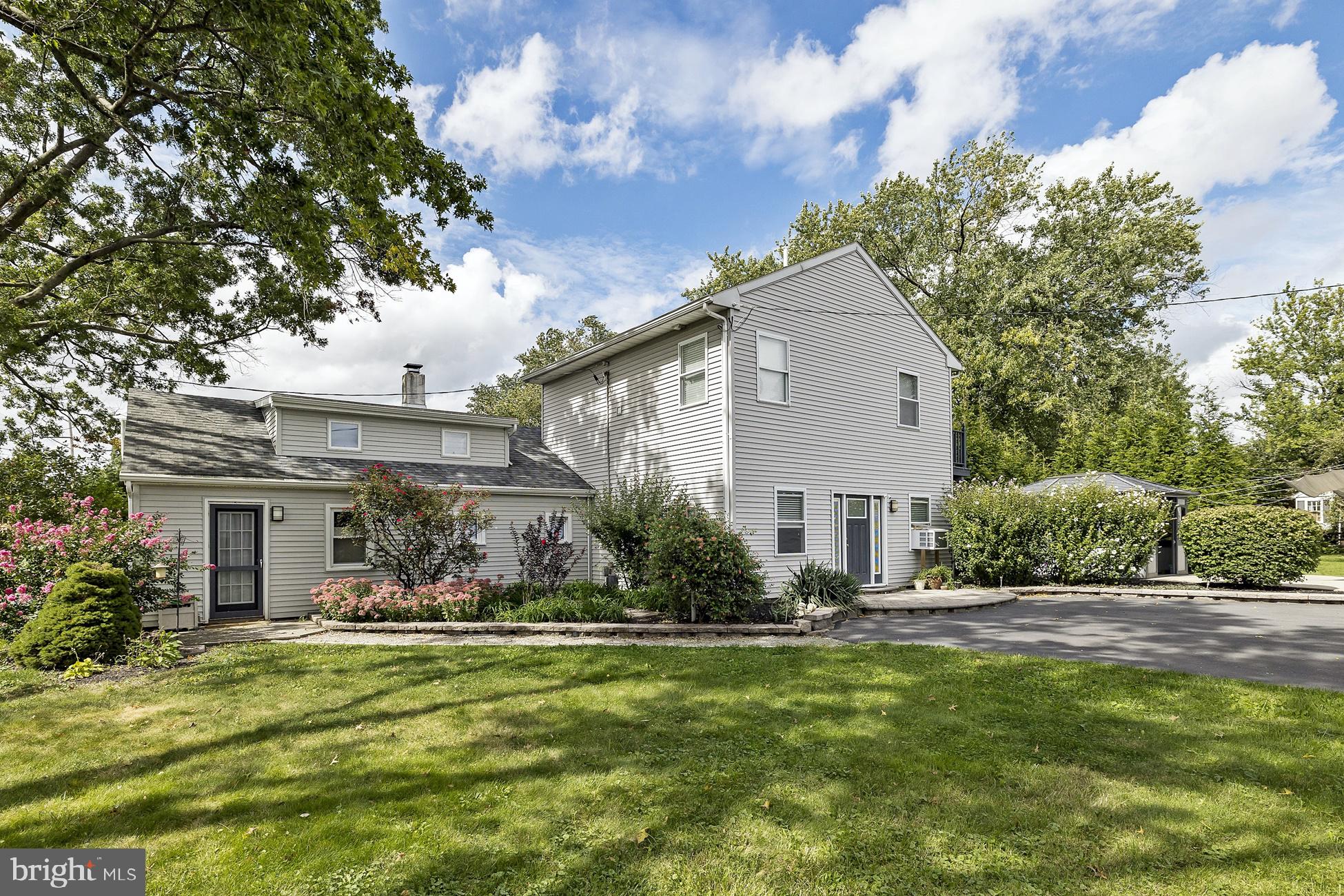 813 Bridge Street Spring City, PA 19475 - Photo 2 of 42 Access to Addition and Living Room Entrances