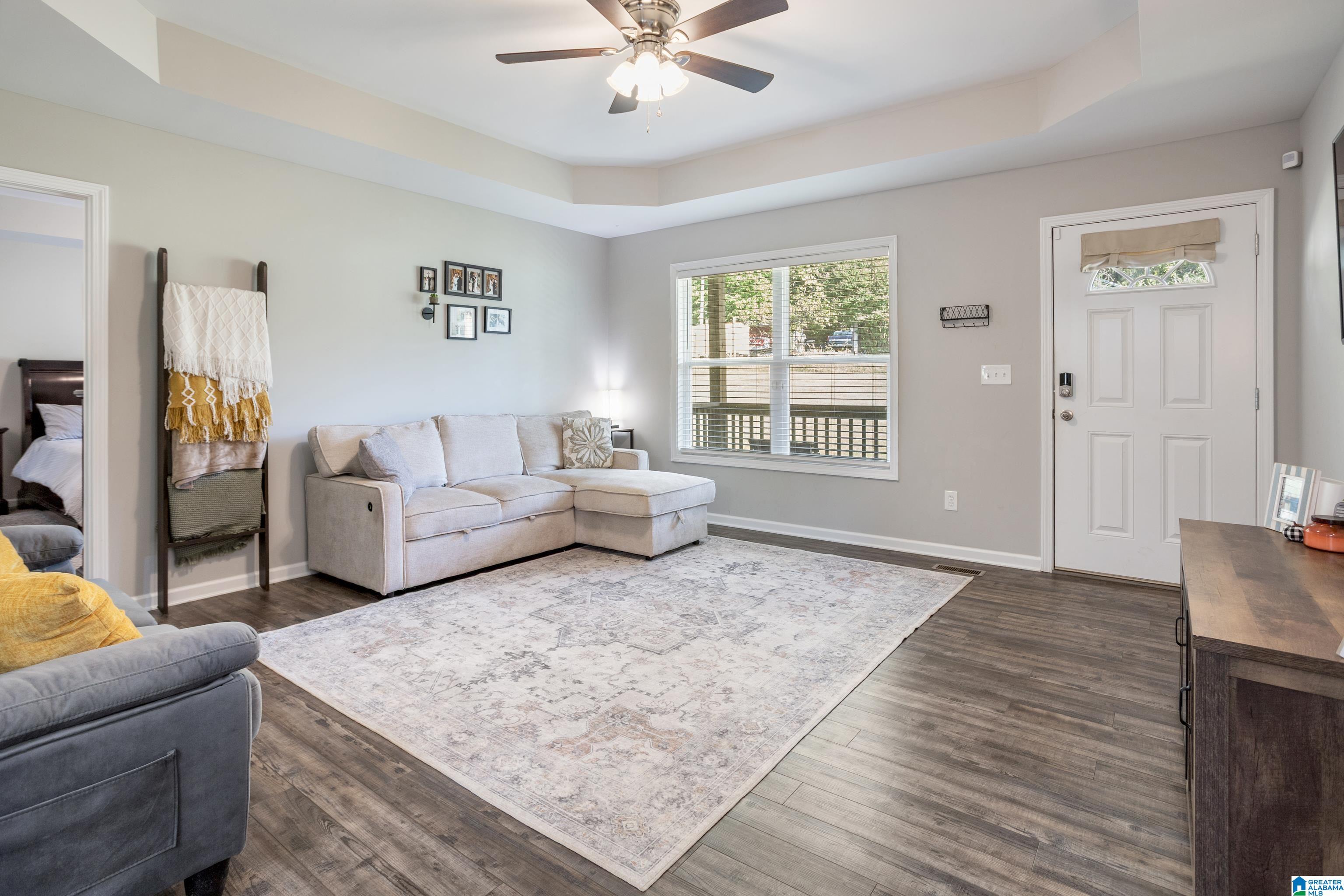 802 Holt Circle Hayden, AL 35079 - Photo 4 of 39