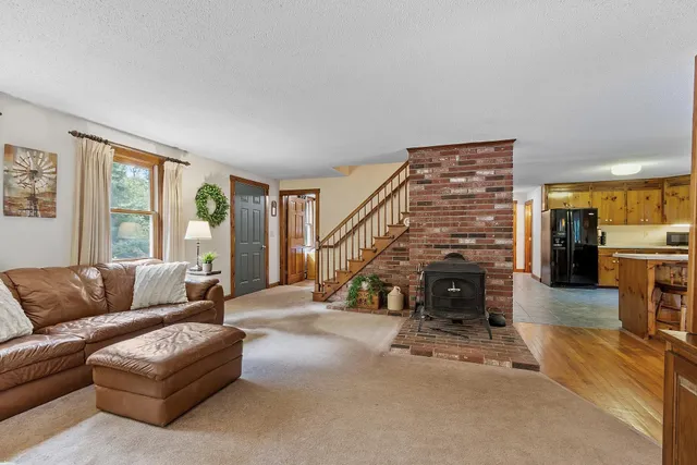 $500,000 | 23 Greenbriar Road, New Ipswich, NH 03071