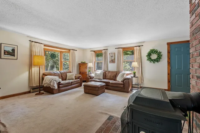 $500,000 | 23 Greenbriar Road, New Ipswich, NH 03071