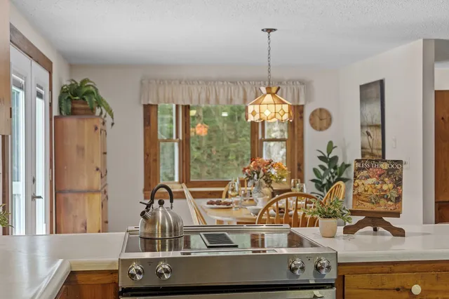 $500,000 | 23 Greenbriar Road, New Ipswich, NH 03071