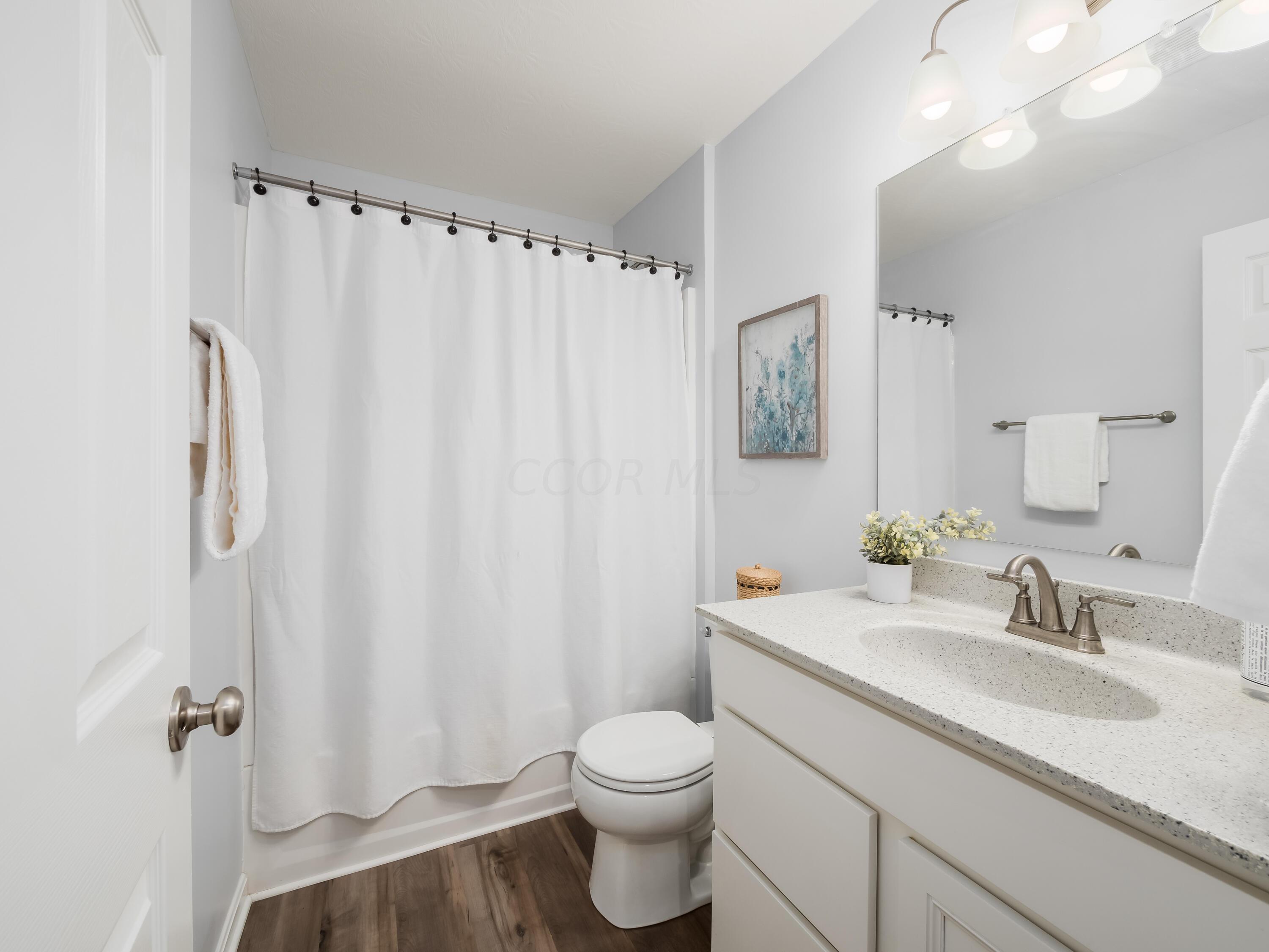 489 Randall Road Delaware, OH 43015 - Photo 24 of 35 Full bath just outside second bedroom