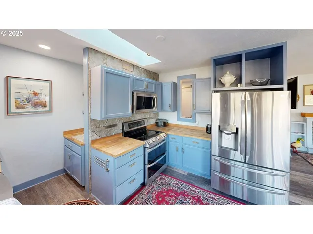 $458,000 | 222 Del Norte Lane, Unit 8, Brookings, OR 97415