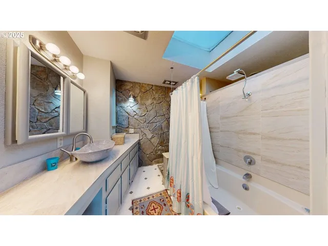 $458,000 | 222 Del Norte Lane, Unit 8, Brookings, OR 97415