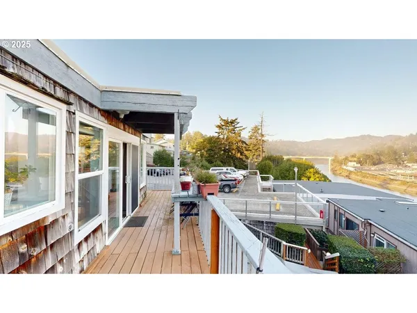 $458,000 | 222 Del Norte Lane, Unit 8, Brookings, OR 97415