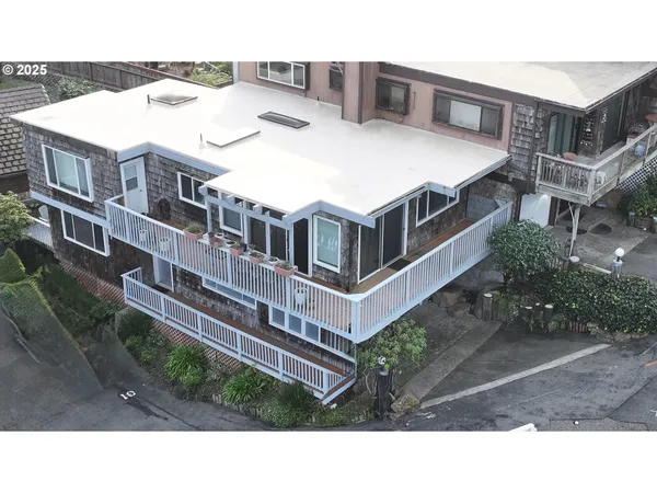 $458,000 | 222 Del Norte Lane, Unit 8, Brookings, OR 97415