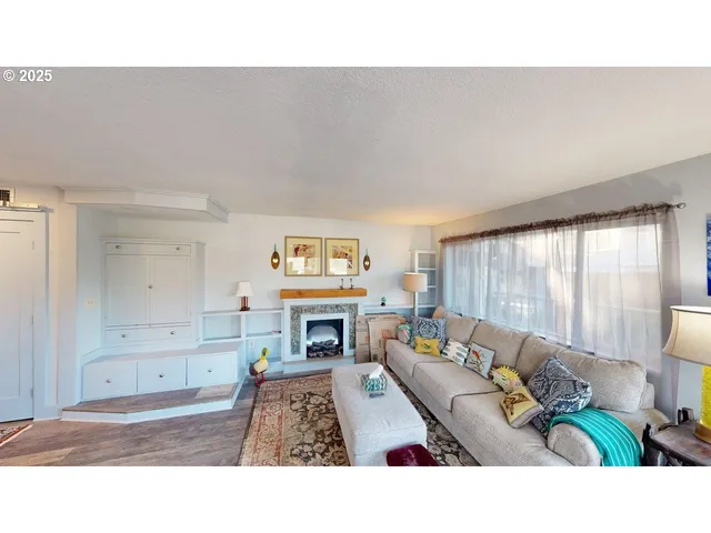 $458,000 | 222 Del Norte Lane, Unit 8, Brookings, OR 97415