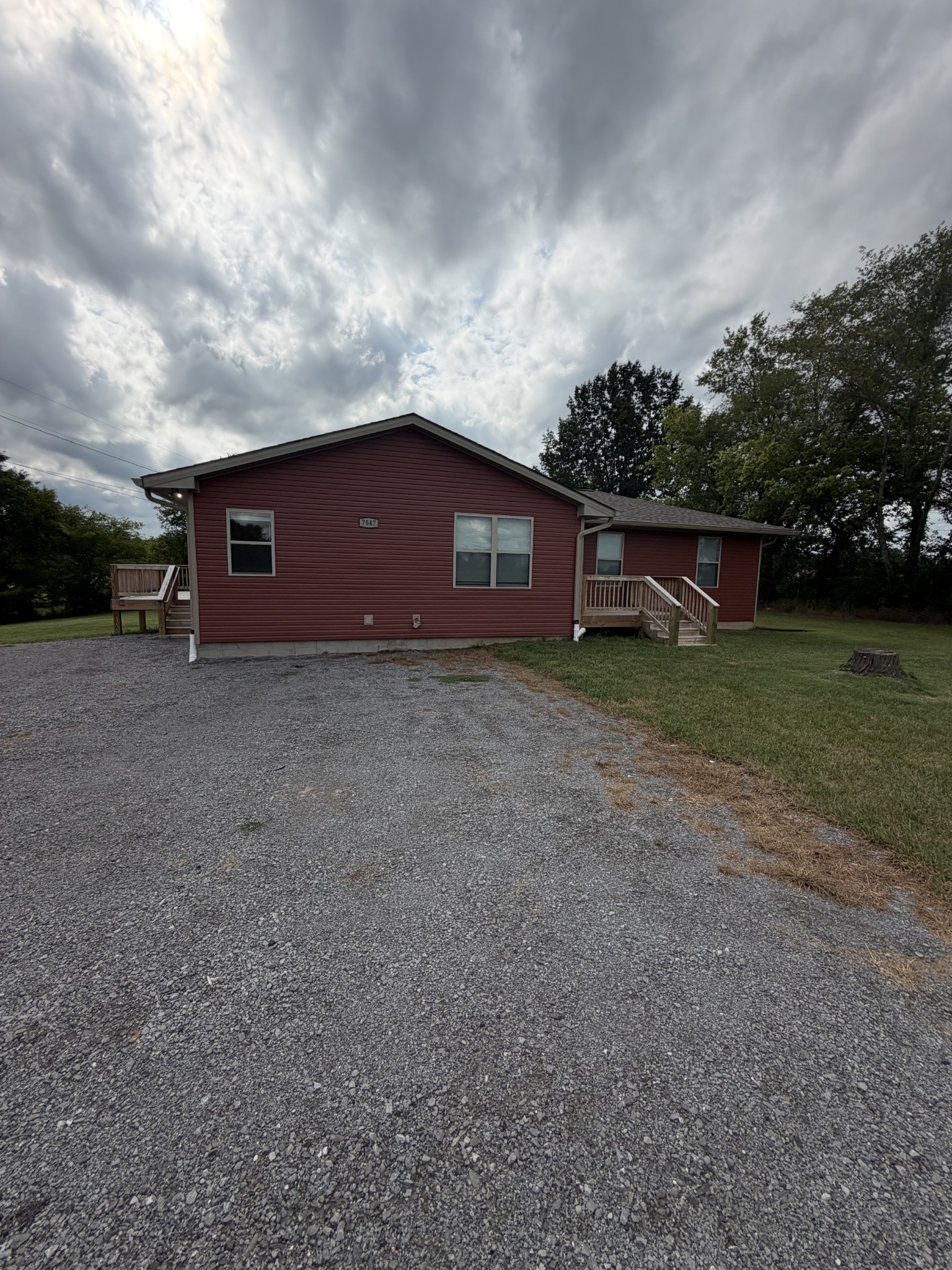 7847 Highway 41 Adams, TN 37010 - Photo 3 of 14