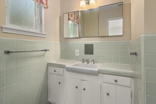 an empty room with an entryway