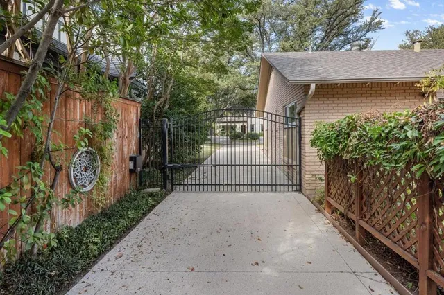 $849,500 | 1929 Berkeley Place, Fort Worth, TX 76110