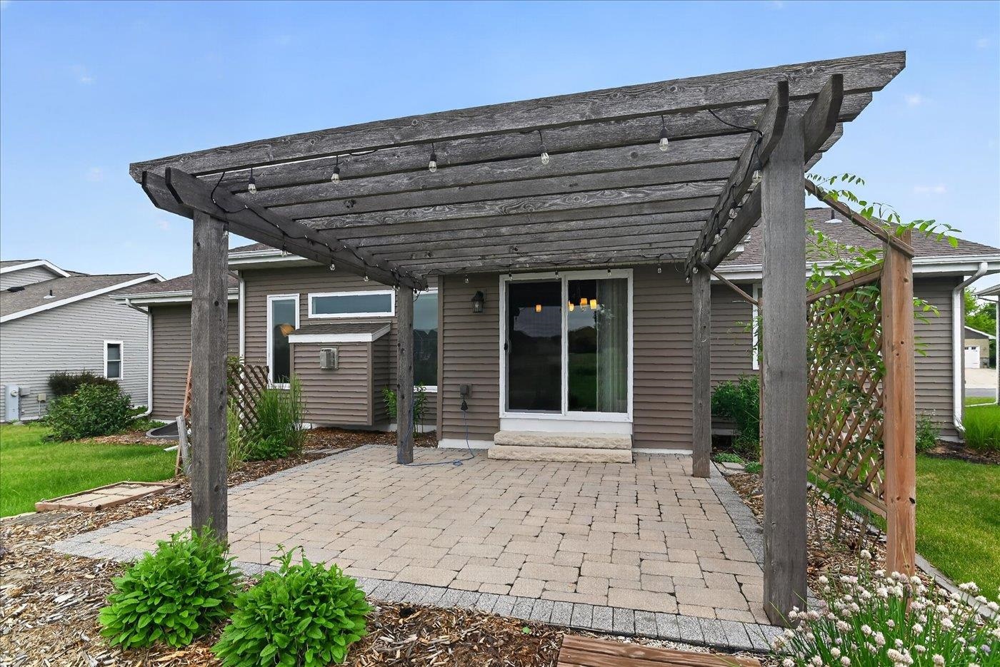 965 North Perry Parkway Oregon, WI 53575 - Photo 6 of 66