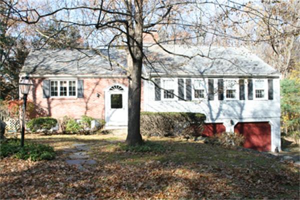 4 Norris Road Lynnfield, MA 01940 - Photo 1 of 2 Gallery Image 1
