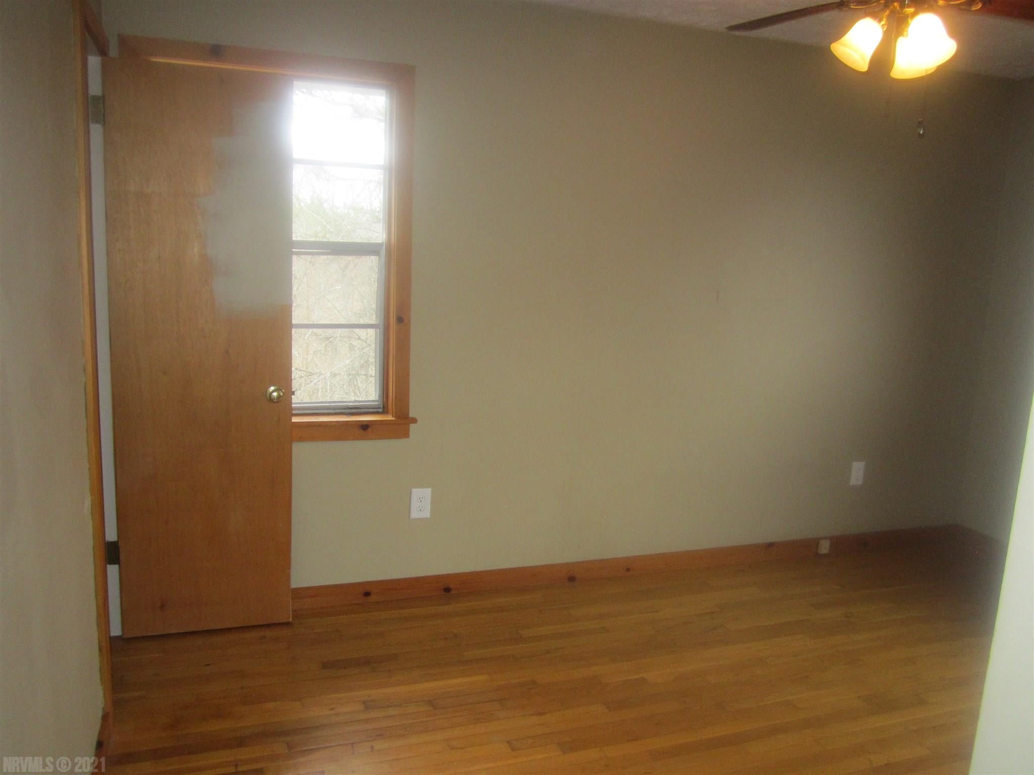949 Switchback Road Christiansburg, VA 24073 - Photo 16 of 35 Gallery Image 16