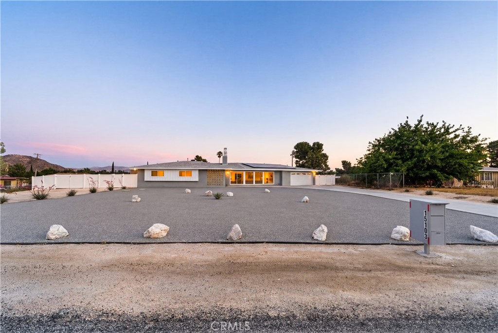 15103 Kinai Road Apple Valley, CA 92307 - Photo 2 of 38