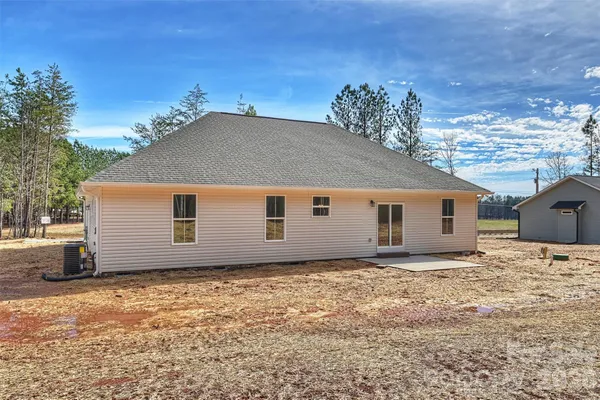 $474,000 | 2271 Lee Lawing Road, Lincolnton, NC 28092
