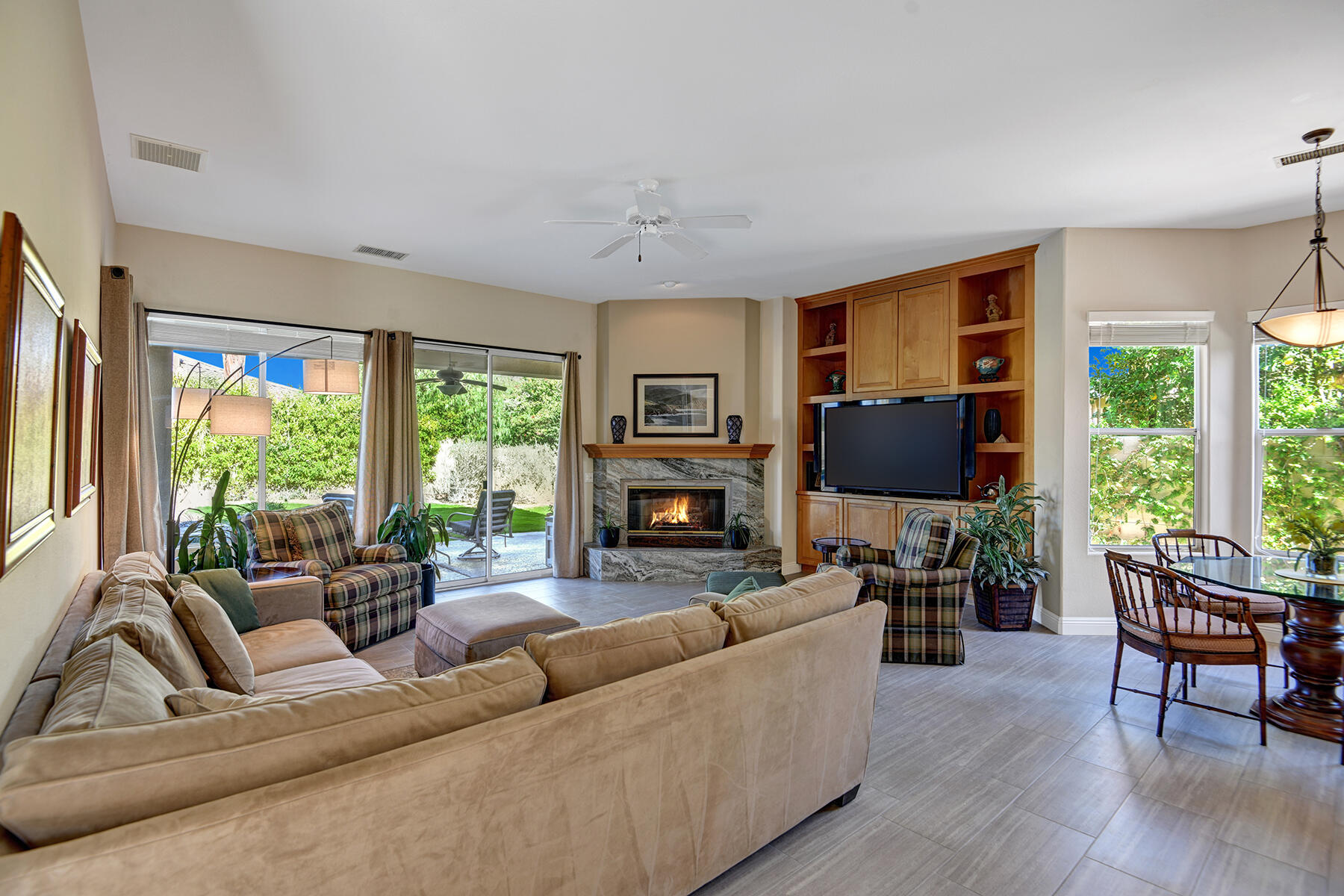 26 Scarborough Way Rancho Mirage, CA 92270 - Photo 17 of 65 FAMILY ROOM WITH FIREPLACE MLS
