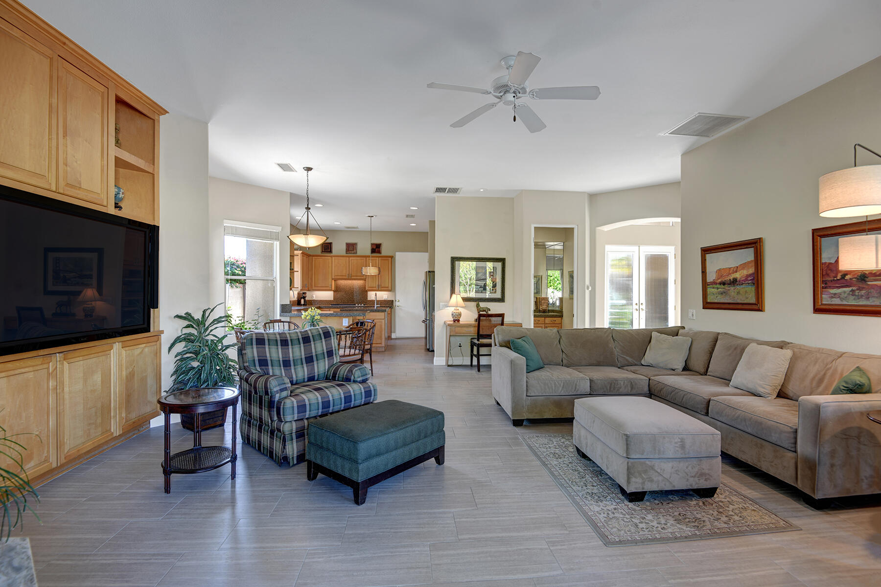 26 Scarborough Way Rancho Mirage, CA 92270 - Photo 19 of 65 LIVING ROOM.jpg mls