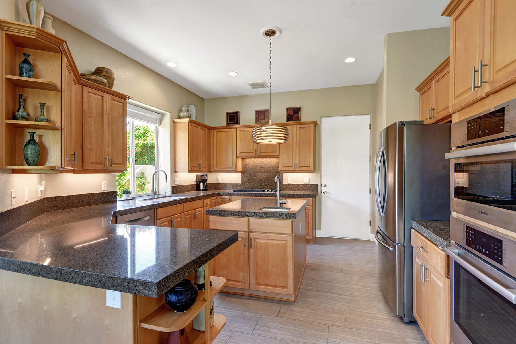 26 Scarborough Way Rancho Mirage, CA 92270 - Photo 23 of 65 KITCHEN.jpg mls