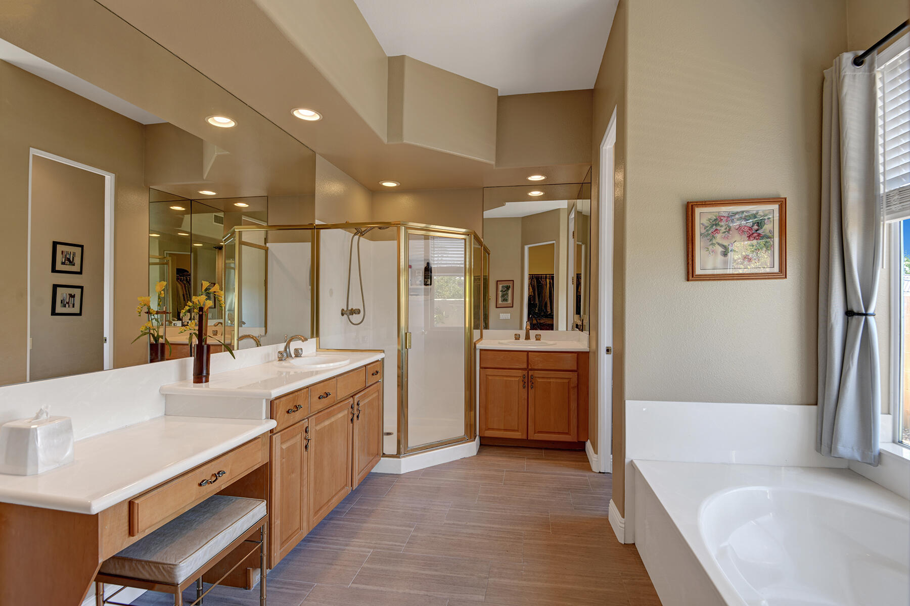 26 Scarborough Way Rancho Mirage, CA 92270 - Photo 37 of 65 BEDROOM 3 BATHROOM.jpg mls