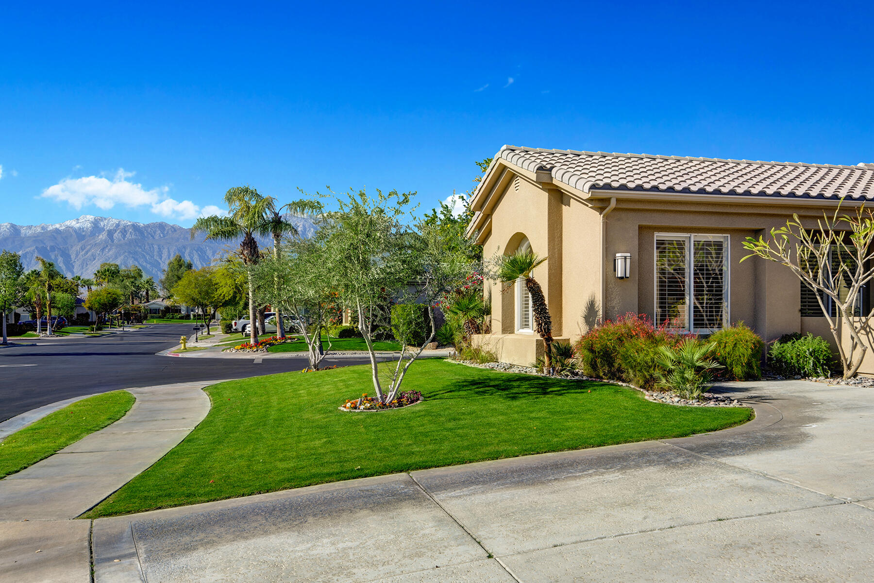 26 Scarborough Way Rancho Mirage, CA 92270 - Photo 46 of 65 FRONT OF HOME TO VIEW.jpg mls