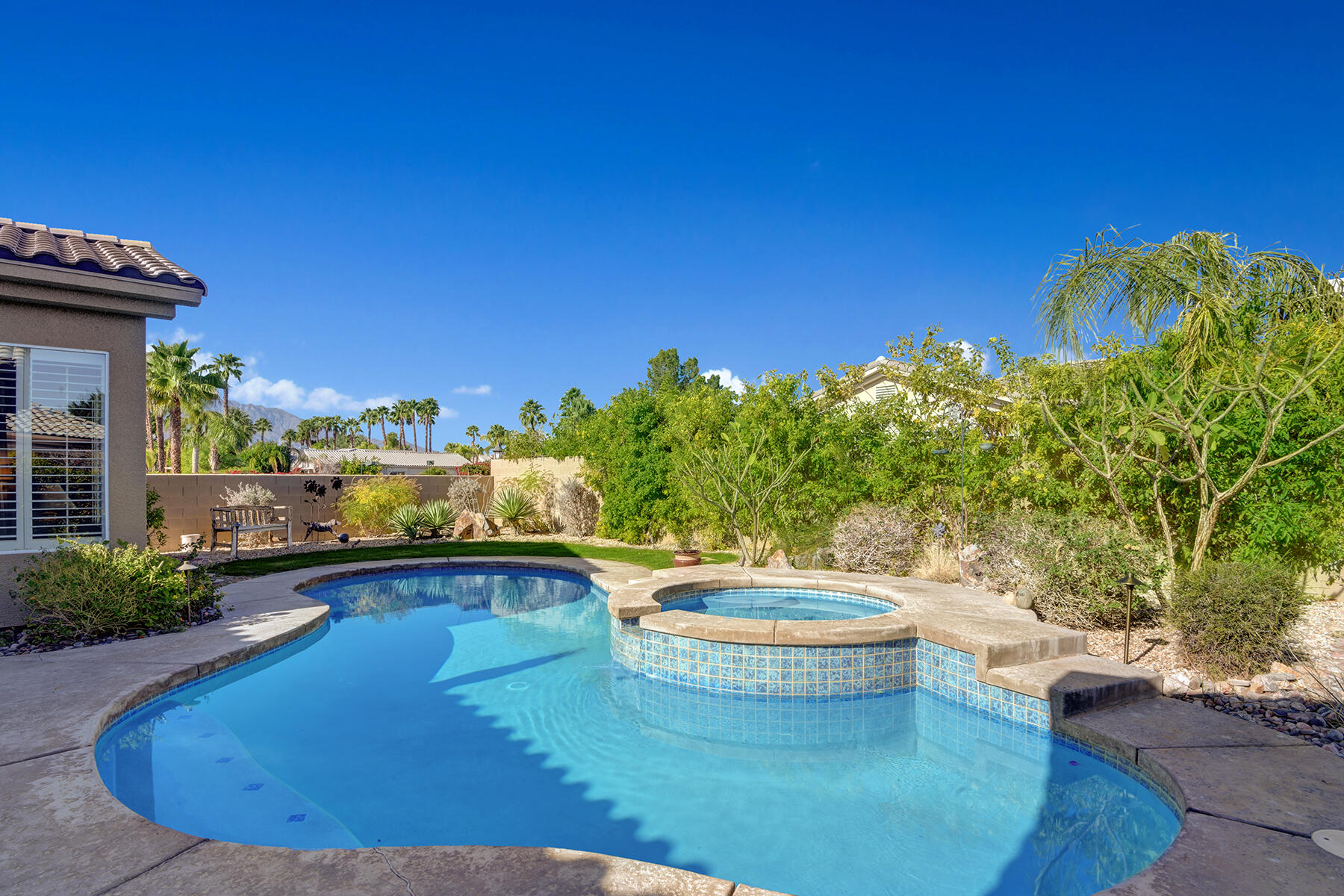 26 Scarborough Way Rancho Mirage, CA 92270 - Photo 56 of 65 POOL.jpg mls