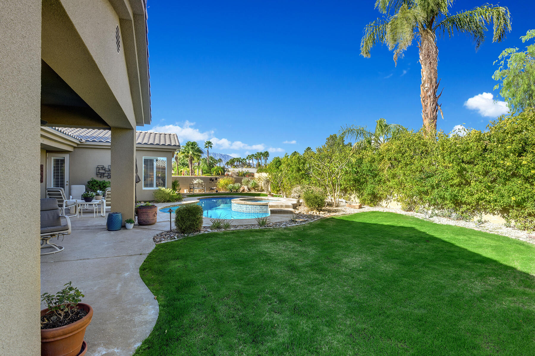 26 Scarborough Way Rancho Mirage, CA 92270 - Photo 57 of 65 GRASS YARD TO POOL MLS