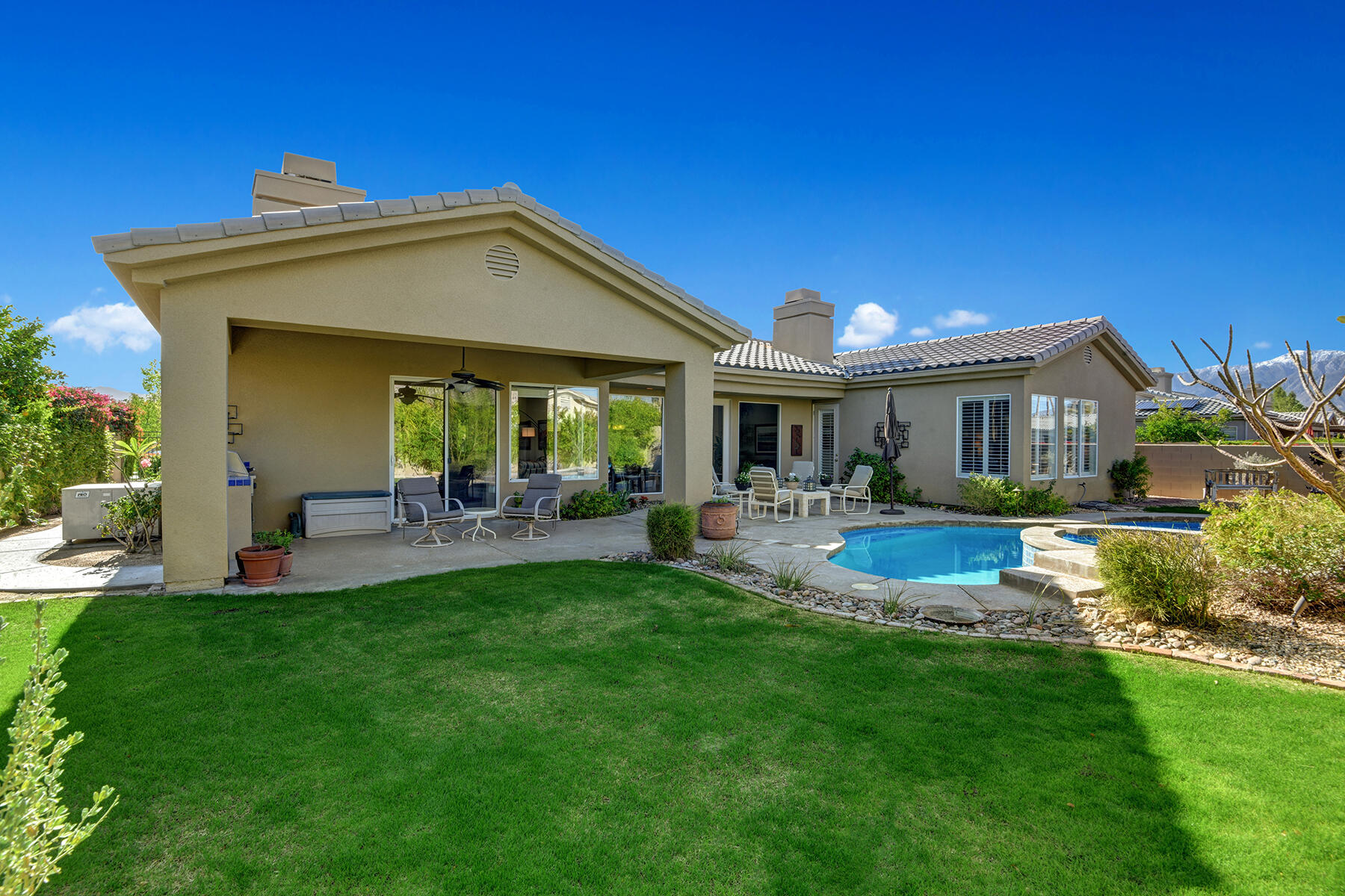 26 Scarborough Way Rancho Mirage, CA 92270 - Photo 58 of 65 GRASS YARD TO HOUSE MLS