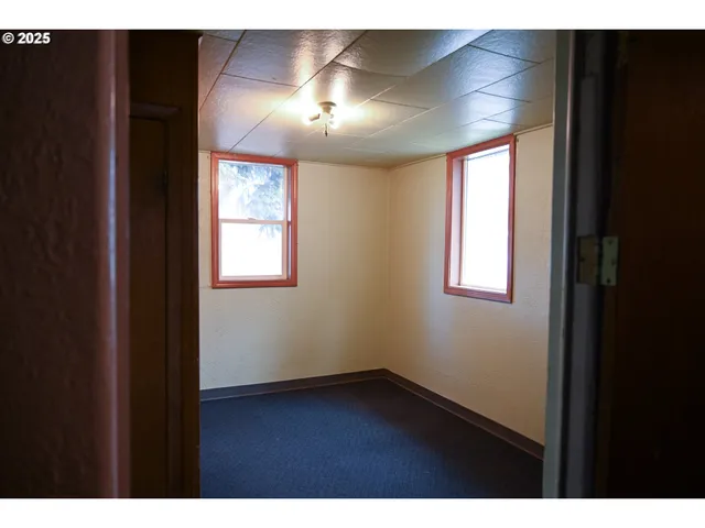 $140,000 | 115 North Water Street, Weston, OR 97886