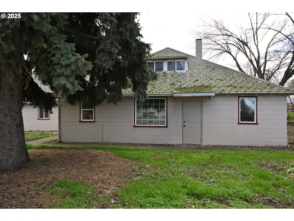 $140,000 | 115 North Water Street, Weston, OR 97886