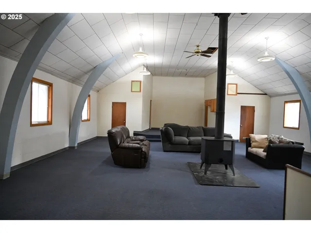 $140,000 | 115 North Water Street, Weston, OR 97886