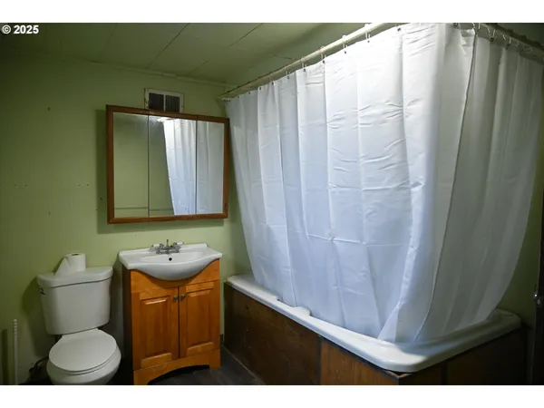 $140,000 | 115 North Water Street, Weston, OR 97886