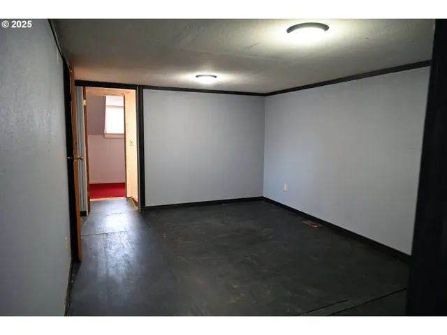 $140,000 | 115 North Water Street, Weston, OR 97886