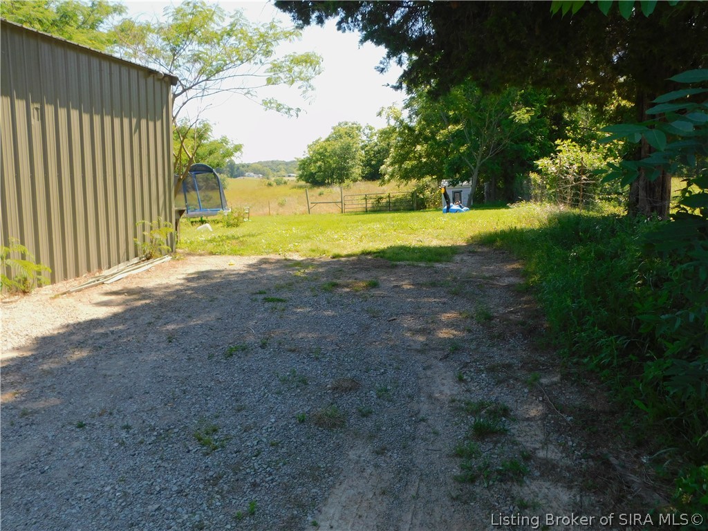 4628 South Cauble Road Salem, IN 47167 - Photo 4 of 19