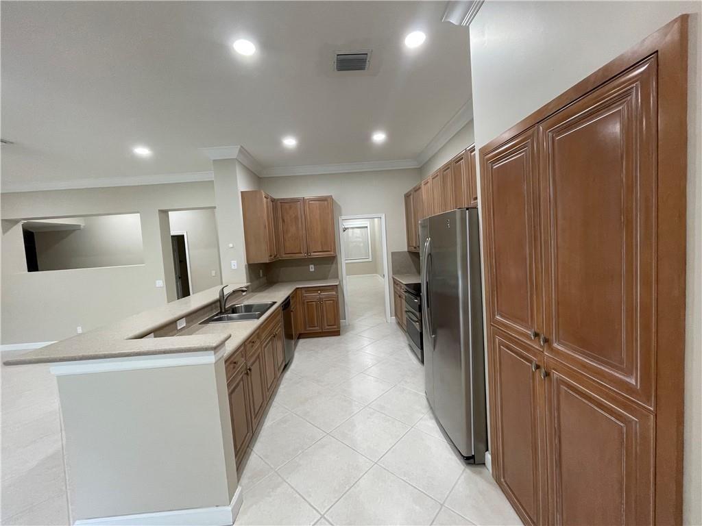 The Ridges Weston, FL 33331 - Photo 8 of 17