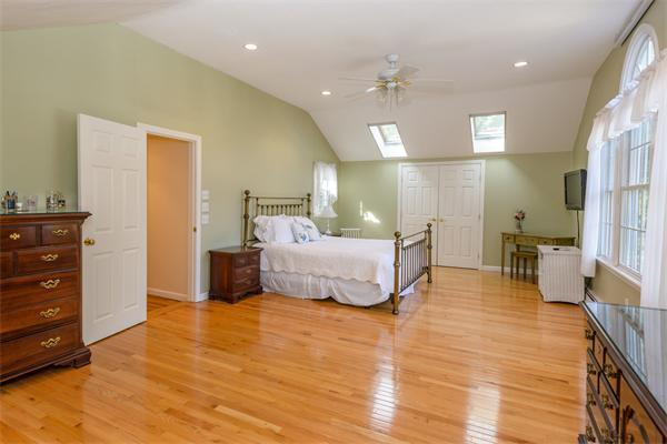9 Grenadier Road Hingham, MA 02043 - Photo 12 of 26 Gallery Image 12
