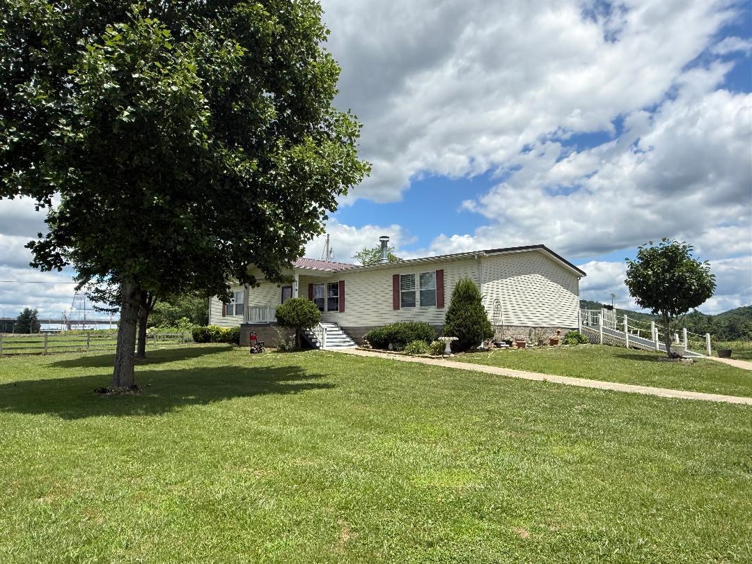 458 Riverlanding Road Greenup, KY 41144 - Photo 2 of 41