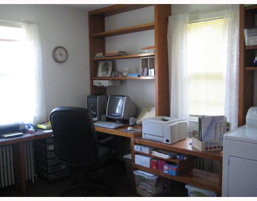 163 Ridgewood Road Middletown, RI 02842 - Photo 6 of 10 Studio/Study/Office.