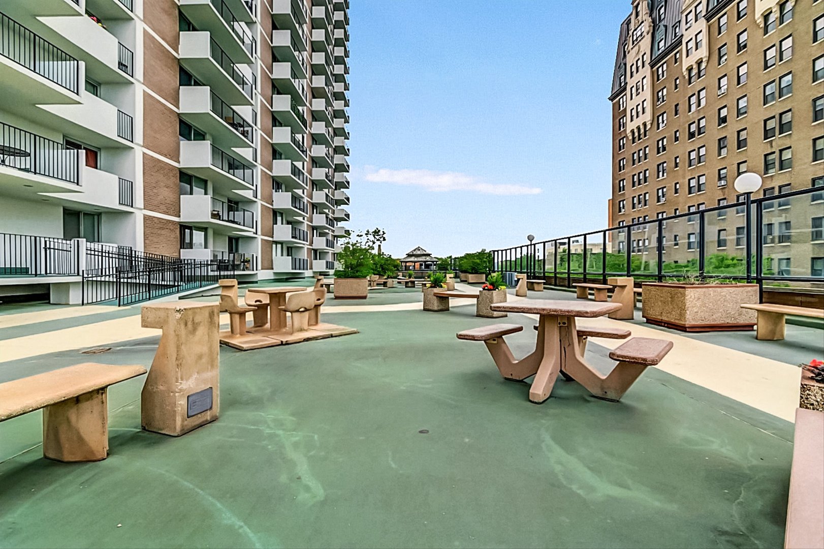 6033 North Sheridan Road, Unit 35F Chicago, IL 60660 - Photo 34 of 89