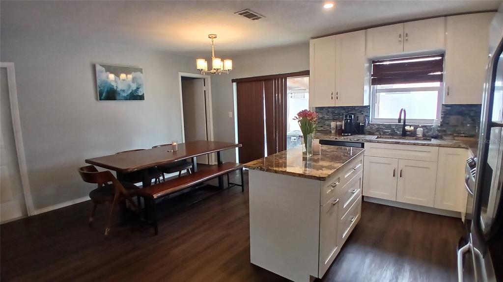 2209 Jacaranda Court Dunedin, FL 34698 - Photo 5 of 15